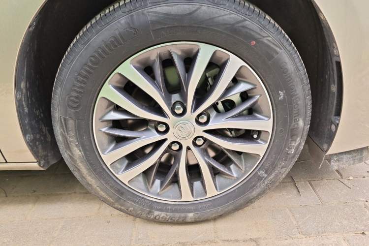 Used Buick GL8 2023 ES Lu Zun Deluxe Model Right Front Wheel Hub