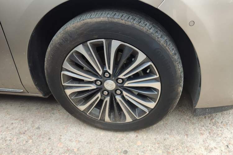 Used Buick GL8 2023 ES Lu Zun Luxury Model Right Front Wheel Hub