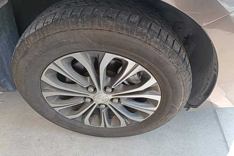 Used Buick GL8 2023 Land Executive Class Smart Enjoyment Model Right Front Wheel Hub