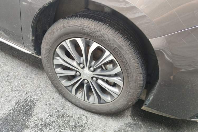 Used Buick GL8 2023 Land Executive Class Smart Enjoyment Model Right Front Wheel Hub