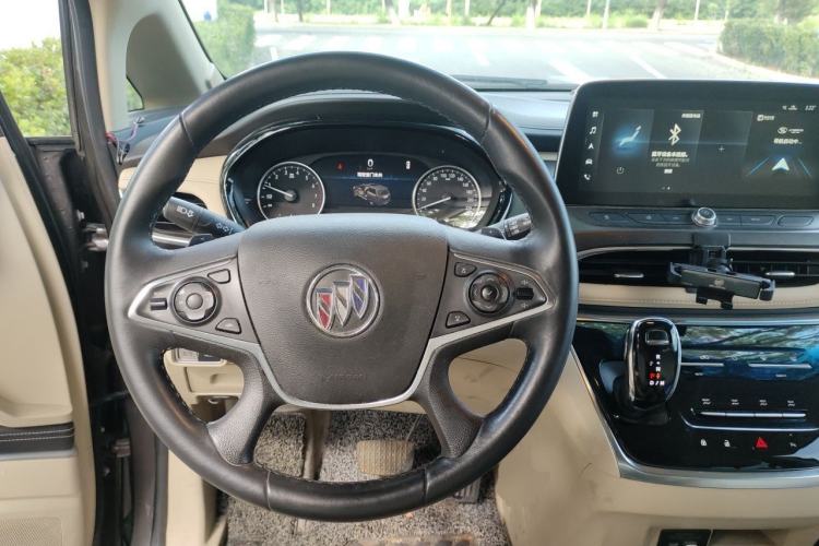 Used Buick GL8 2023 Facelifted Land Cruiser Executive Luxury Version Steering Wheel