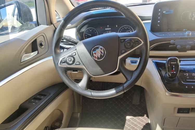 Used Buick GL8 2023 Facelifted Land Cruiser Executive Luxury Version Steering Wheel