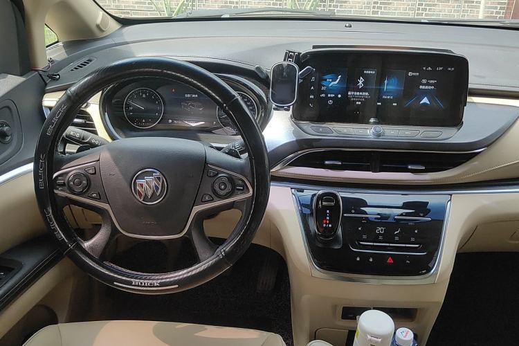 Used Buick GL8 2023 Facelifted Land Cruiser Executive Luxury Version Steering Wheel