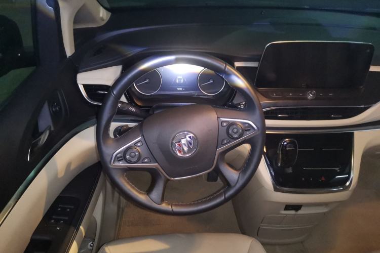 Used Buick GL8 2023 Facelifted Land Cruiser Executive Luxury Version Steering Wheel