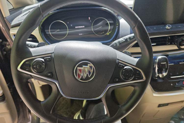 Used Buick GL8 2023 Facelifted Land Cruiser Executive Luxury Version Steering Wheel