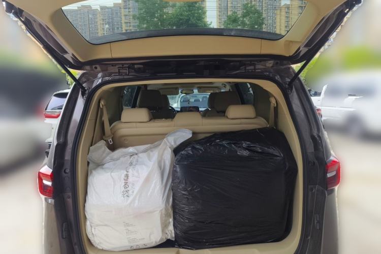 Used Buick GL8 2023 Facelifted Land Cruiser Executive Luxury Version Trunk