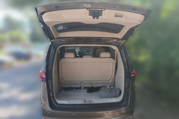 Used Buick GL8 2023 Land Executive Class Comfort Model Trunk