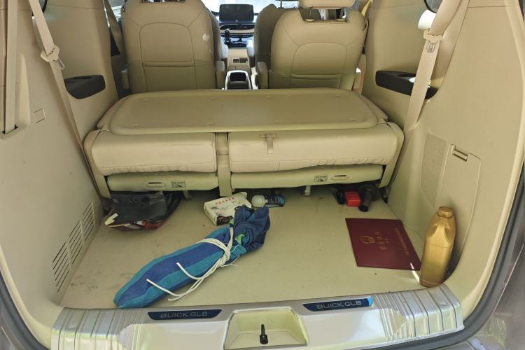 Used Buick GL8 2023 Facelifted Land Cruiser Executive Luxury Version Trunk