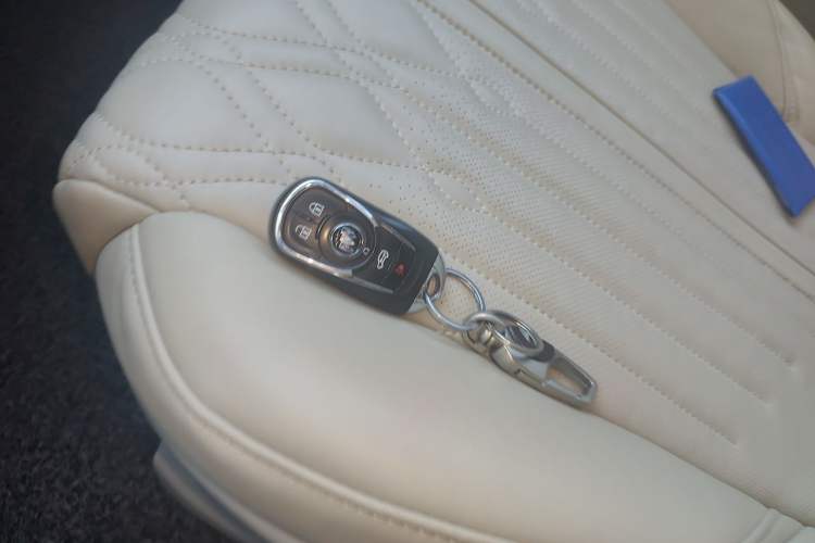 Used Buick GL8 2023 ES Lu Zun Comfort Model Vehicle Key