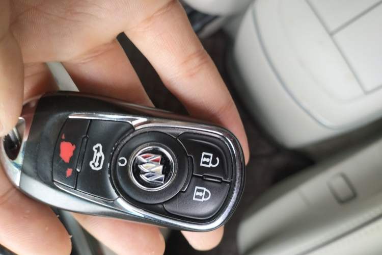 Used Buick GL8 2023 Land Executive Class 652T Luxury Model Vehicle Key