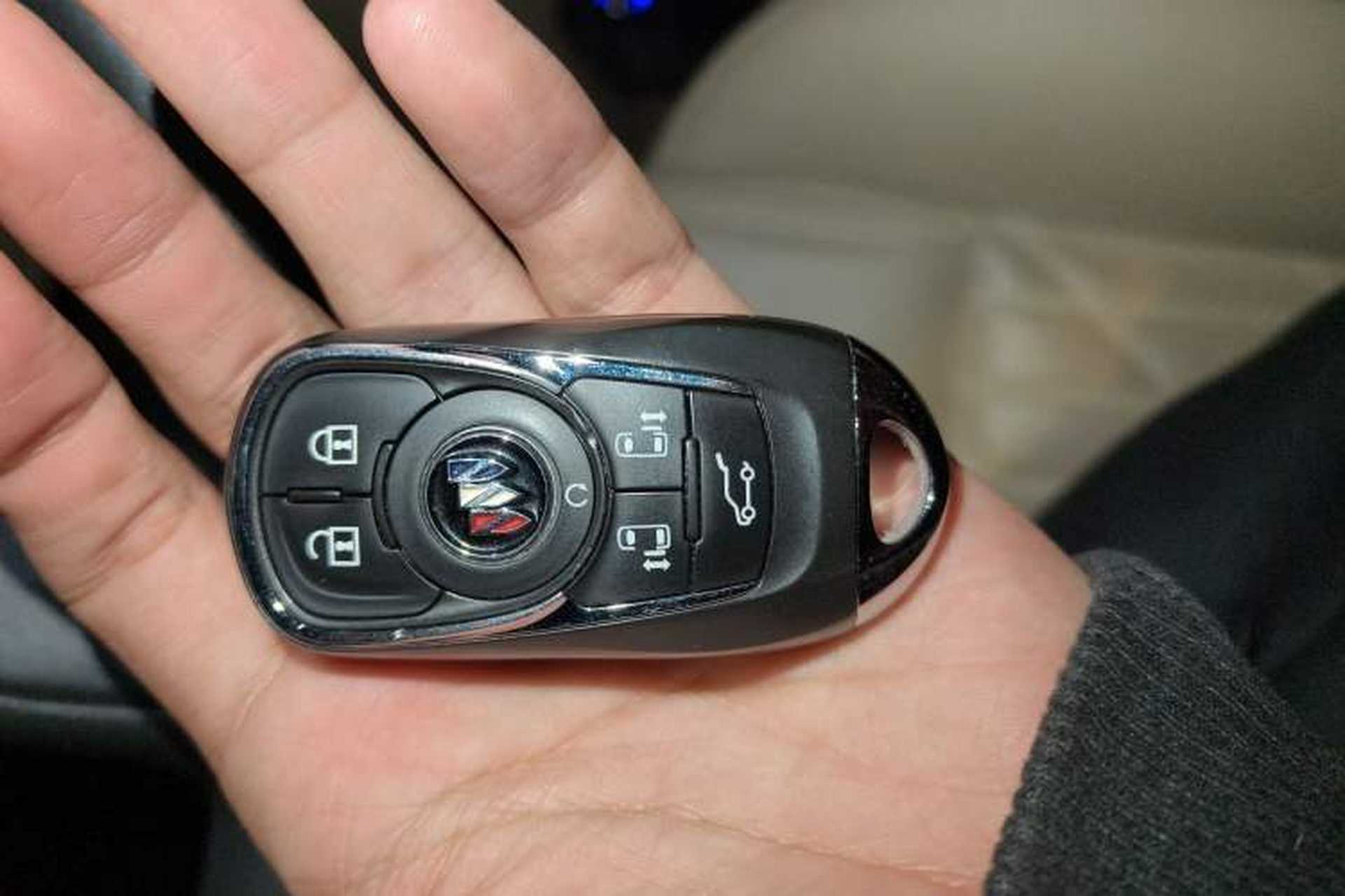 Used Buick GL8 2023 ES Lu Zun Luxury Model Vehicle Key