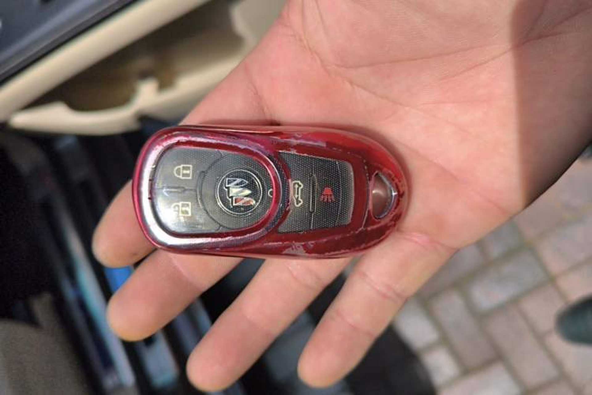 Used Buick GL8 2023 Land Executive Class 652T Luxury Model Vehicle Key