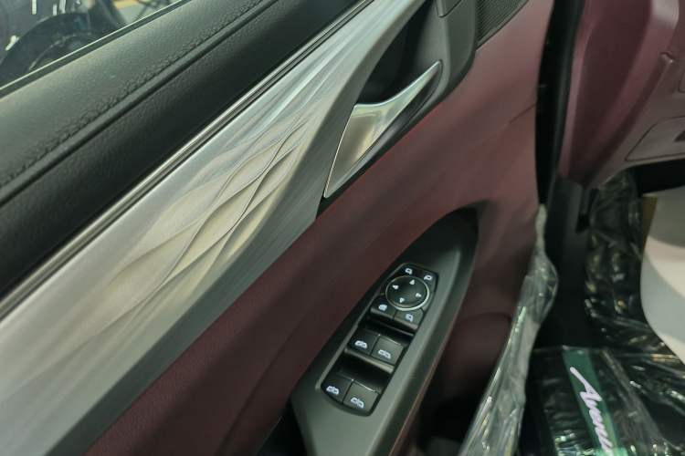 Used Buick GL8 2023 Avenir Aivia Six-Seat Deluxe Edition Interior 6