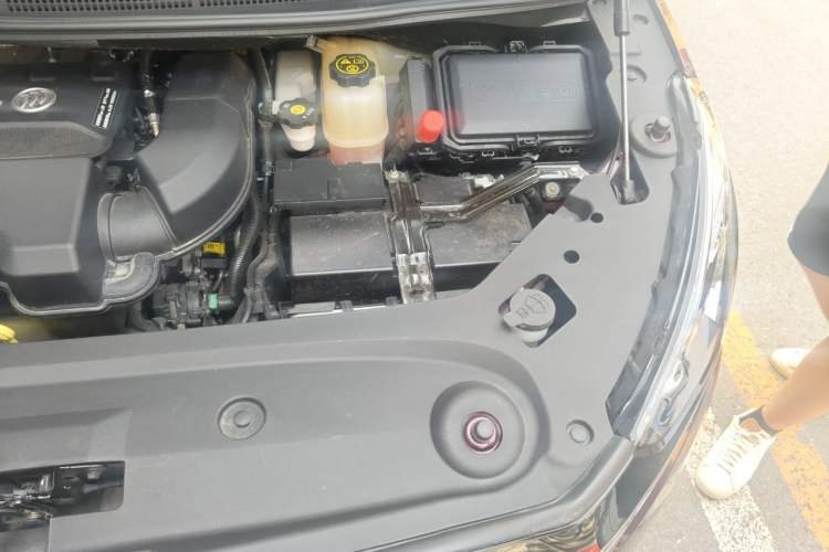 Used Buick GL8 2023 Avenir Aivia Six-Seat Deluxe Edition Engine Bay Left