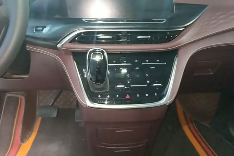 Used Buick GL8 2023 Avenir Aivia Six-Seat Deluxe Edition Gear Lever