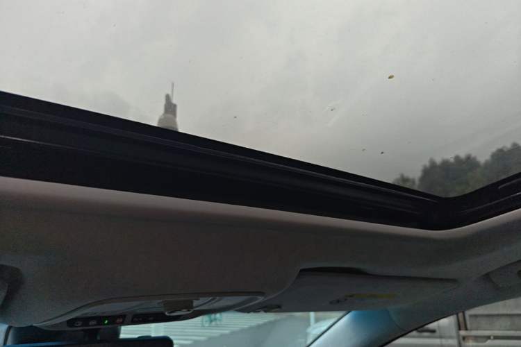 Used Buick GL8 2023 Avenir Aivia Six-Seat Deluxe Edition Headliner