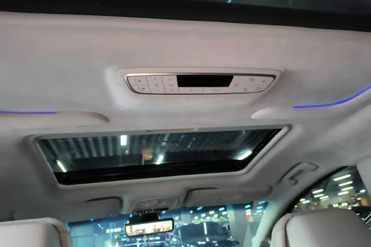 Used Buick GL8 2023 Avenir Aivia Six-Seat Deluxe Edition Headliner