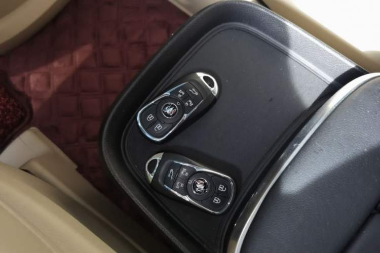 Used Buick GL8 2023 ES Lu Zun Flagship Model Interior 1