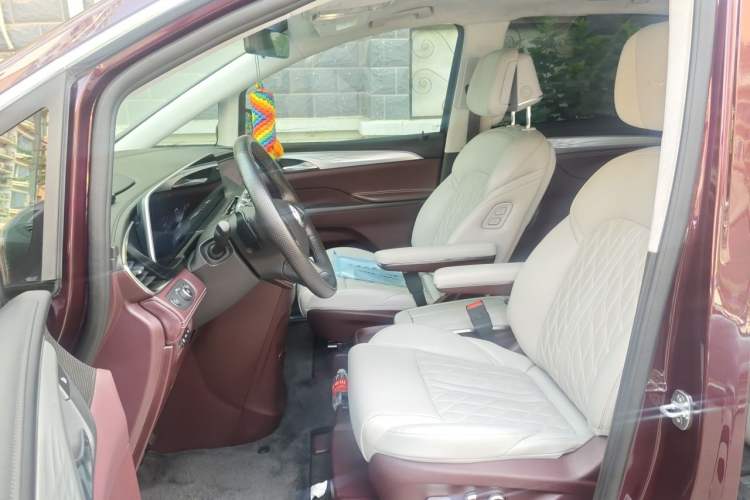 Used Buick GL8 2023 Avenir Aivia Six-Seat Deluxe Edition Left Front Seat