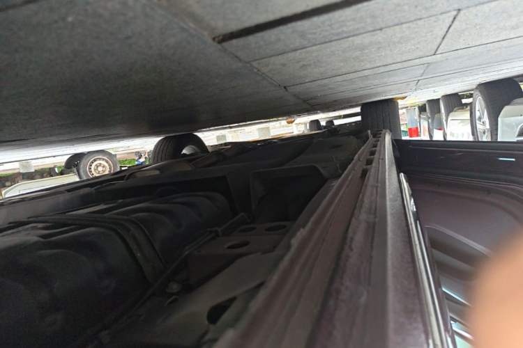 Used Buick GL8 2023 Avenir Aivia Six-Seat Deluxe Edition Left Side Sill
