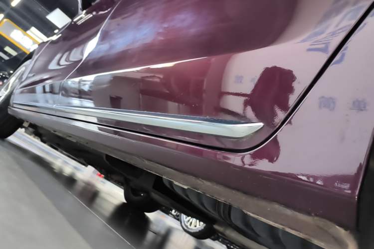 Used Buick GL8 2023 Avenir Aivia Six-Seat Deluxe Edition Left Side Sill