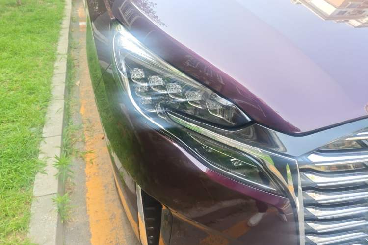 Used Buick GL8 2023 Avenir Aivia Six-Seat Deluxe Edition Right Front Headlight