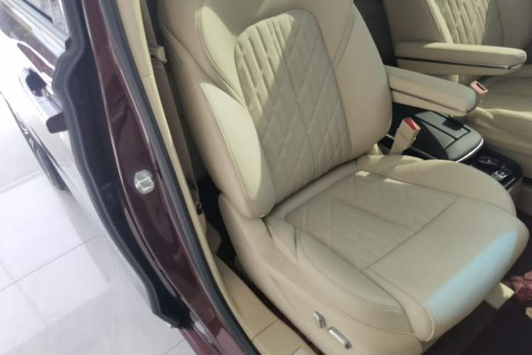 Used Buick GL8 2023 ES Lu Zun Flagship Model Right Front Seat