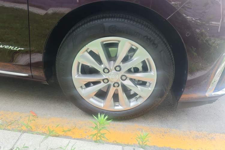 Used Buick GL8 2023 Avenir Aivia Six-Seat Deluxe Edition Right Front Wheel Hub