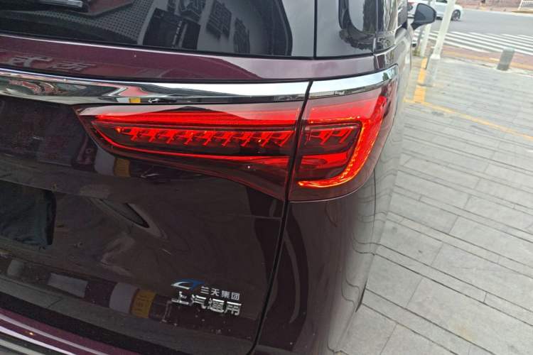 Used Buick GL8 2023 Avenir Aivia Six-Seat Deluxe Edition Right Rear Taillight