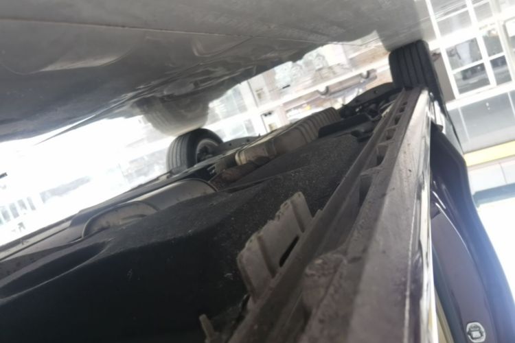 Used Buick GL8 2023 ES Lu Zun Flagship Model Right Side Sill