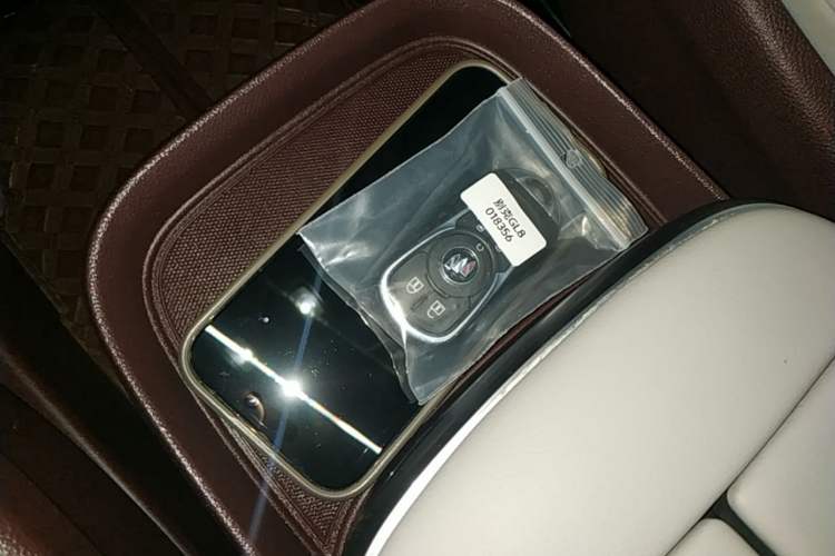 Used Buick GL8 2023 Avenir Aivia Six-Seat Deluxe Edition Vehicle Key