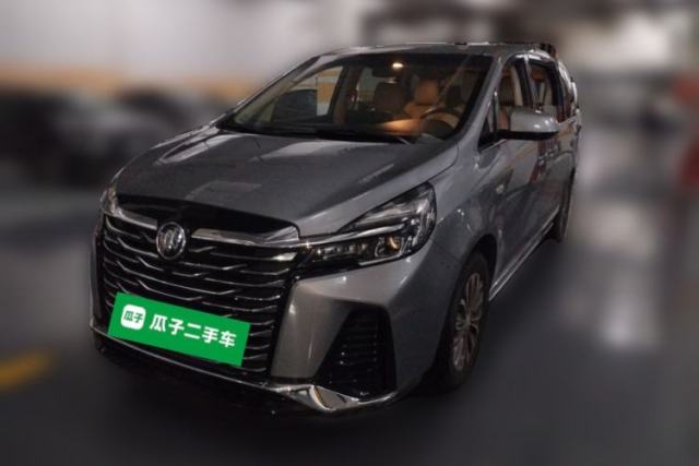 Buick GL8 2023 Land Executive Class Comfort Model مستعملة