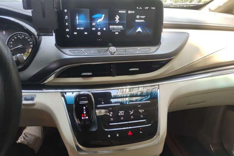 Used Buick GL8 2023 Facelifted Land Cruiser Executive Luxury Version Audio And AC Panel