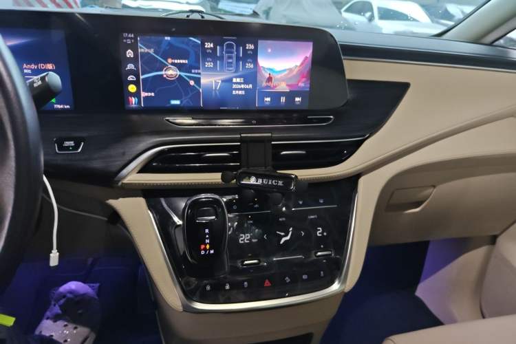 Used Buick GL8 2023 ES Lu Zun Deluxe Model Audio And AC Panel