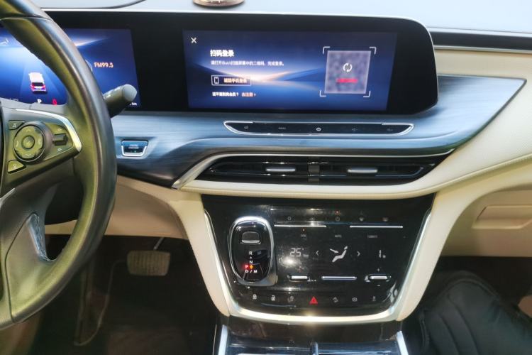 Used Buick GL8 2023 ES Lu Zun Deluxe Model Audio And AC Panel