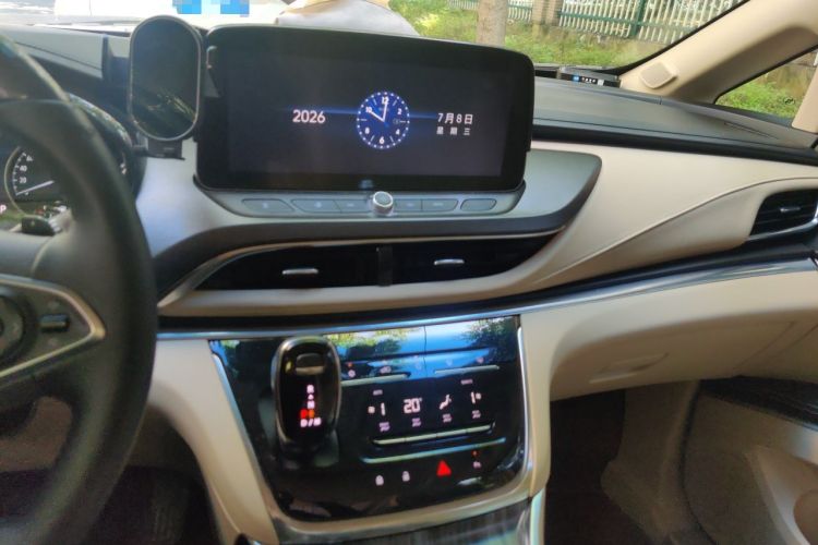 Used Buick GL8 2023 Facelifted Land Cruiser Executive Luxury Version Audio And AC Panel
