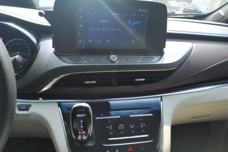 Used Buick GL8 2023 Land Executive Class Comfort Model Audio And AC Panel