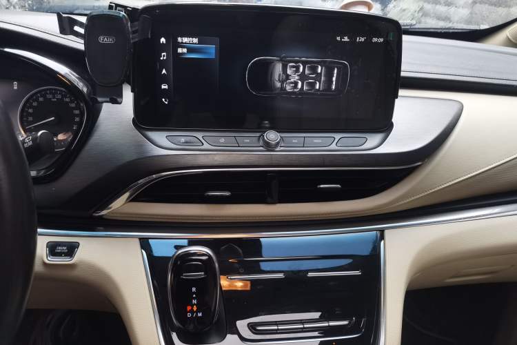 Used Buick GL8 2023 Facelifted Land Cruiser Executive Luxury Version Audio And AC Panel