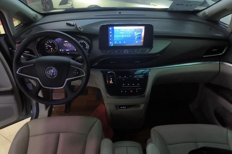 Used Buick GL8 2023 Land Executive Class Comfort Model Center Console