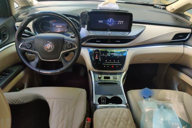 Used Buick GL8 2023 Facelifted Land Cruiser Executive Luxury Version Center Console