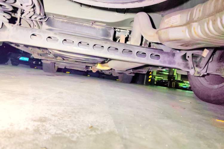 Used Buick GL8 2023 Facelifted Land Cruiser Executive Luxury Version Chassis Rear