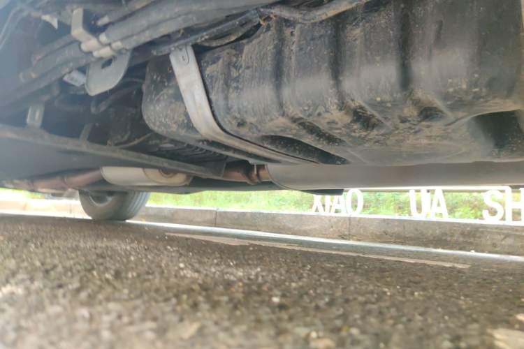Used Buick GL8 2023 Facelifted Land Cruiser Executive Luxury Version Chassis Rear Left