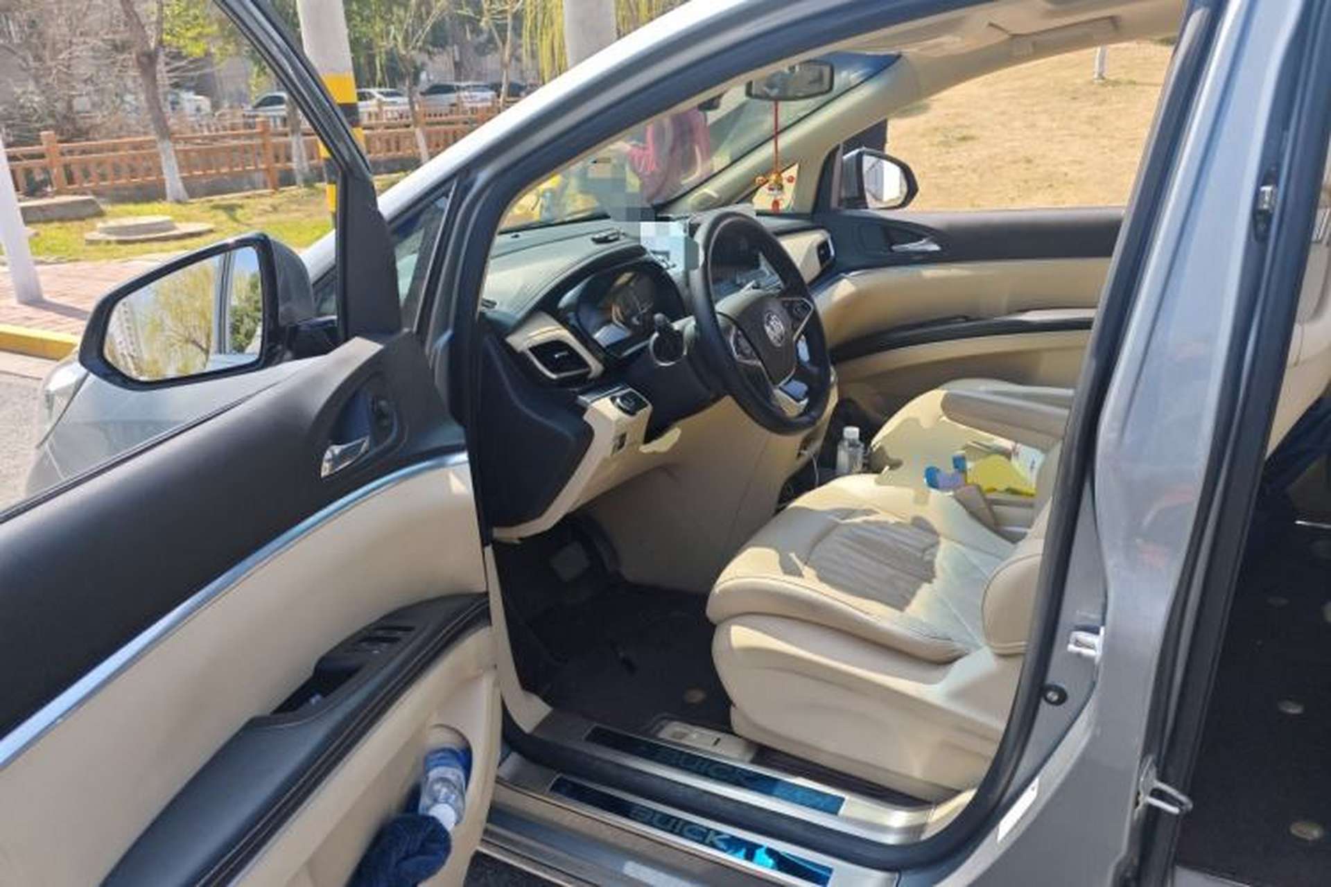 Used Buick GL8 2023 Land Executive Class 652T Luxury Model Driver Seat