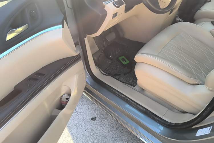 Used Buick GL8 2023 Facelifted Land Cruiser Executive Luxury Version Driver Seat