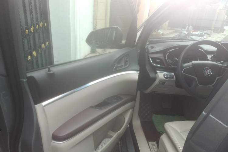 Used Buick GL8 2023 Land Executive Class Comfort Model Driver Seat