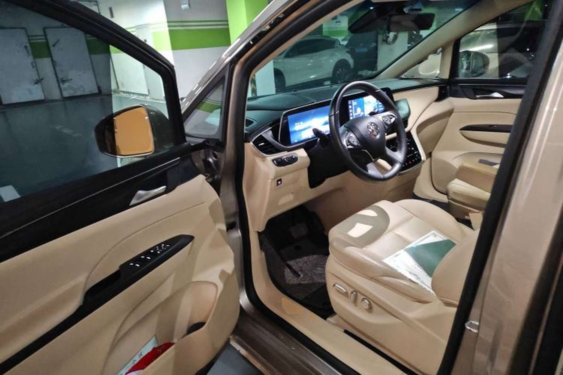 Used Buick GL8 2023 ES Lu Zun Deluxe Model Driver Seat