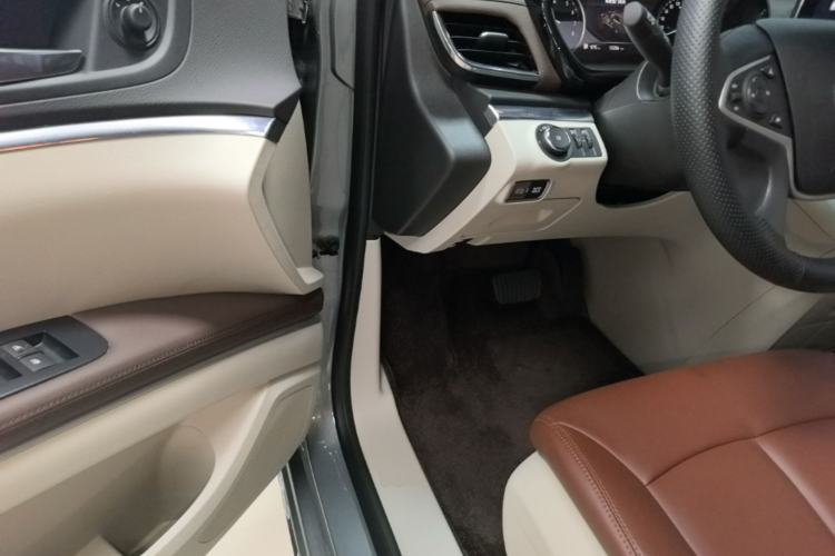 Used Buick GL8 2023 Land Executive Class Smart Enjoyment Model Driver Seat