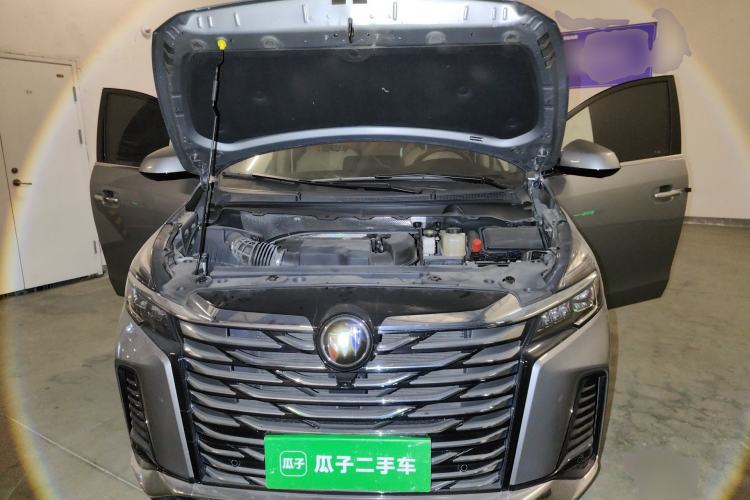 Used Buick GL8 2023 Land Business Class Smart Deluxe Model Engine Bay