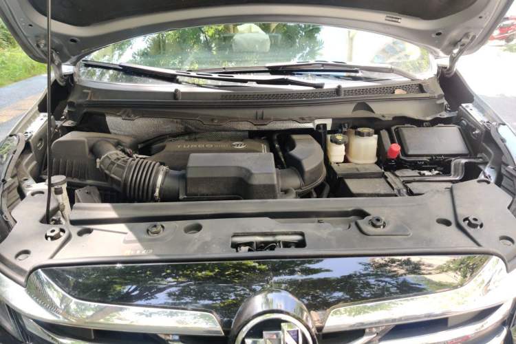 Used Buick GL8 2023 Facelifted Land Cruiser Executive Luxury Version Engine Bay
