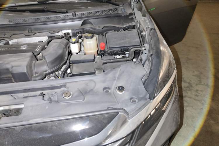Used Buick GL8 2023 Land Business Class Smart Deluxe Model Engine Bay Left